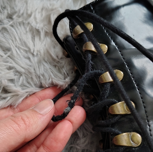 Forever 21 Women's Size 6 Black Combat boots - Picture 4 of 15